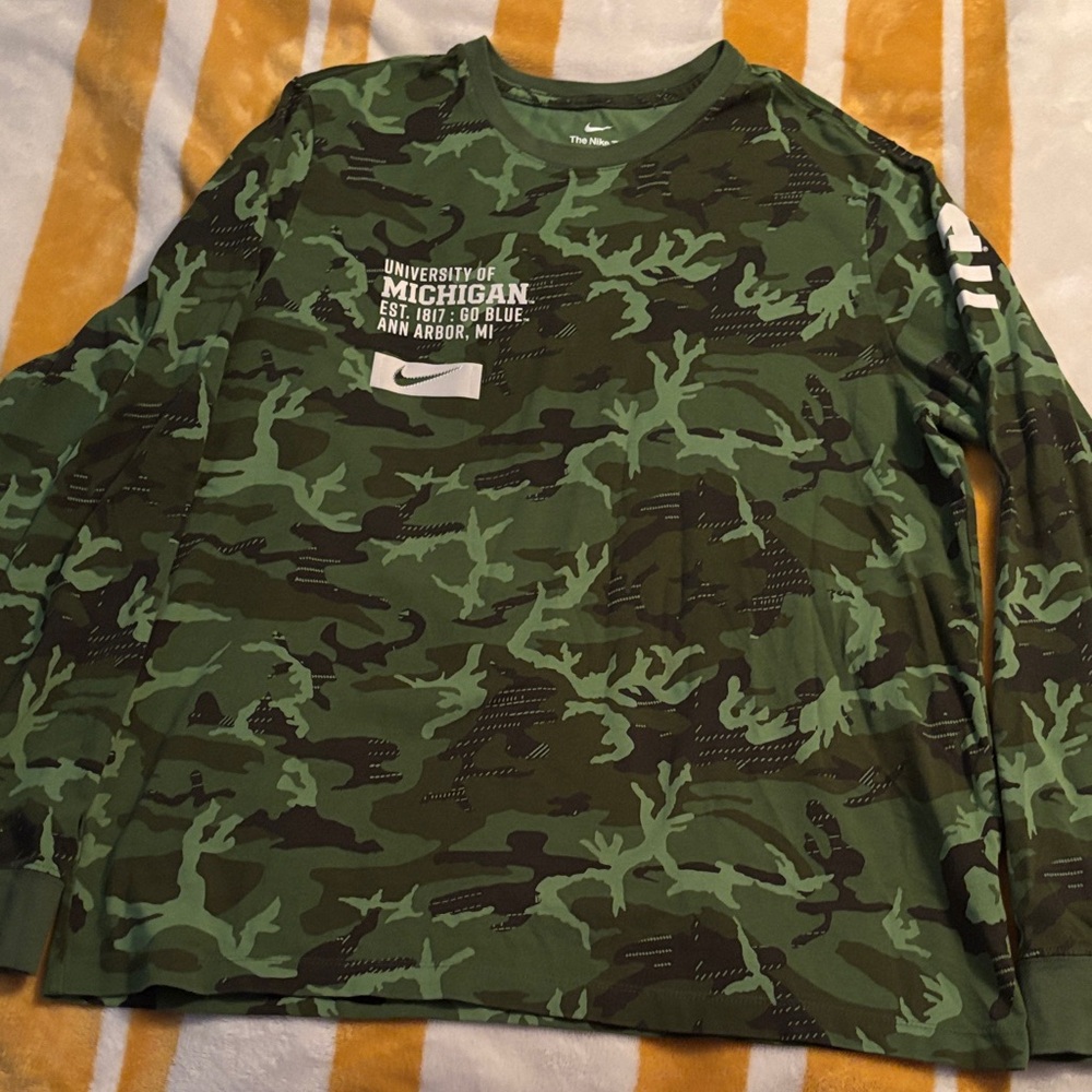 Nike University of Michigan Camo Long Sleeve Shirt